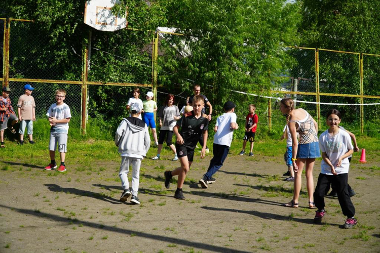 Росгврадейцы провели зарядку для архангельских школьников