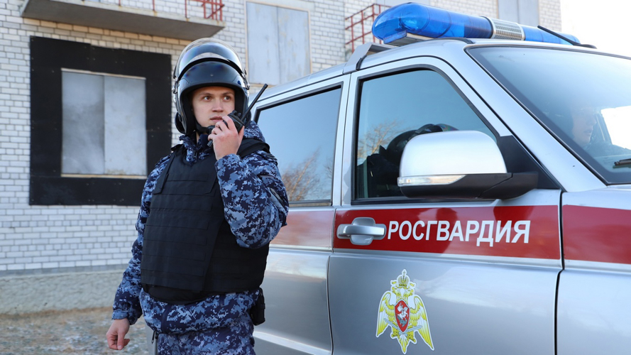 В Северодвинске сотрудники Росгвардии выявили и задержали рецидивиста, подозреваемого в краже имущества со стройки  