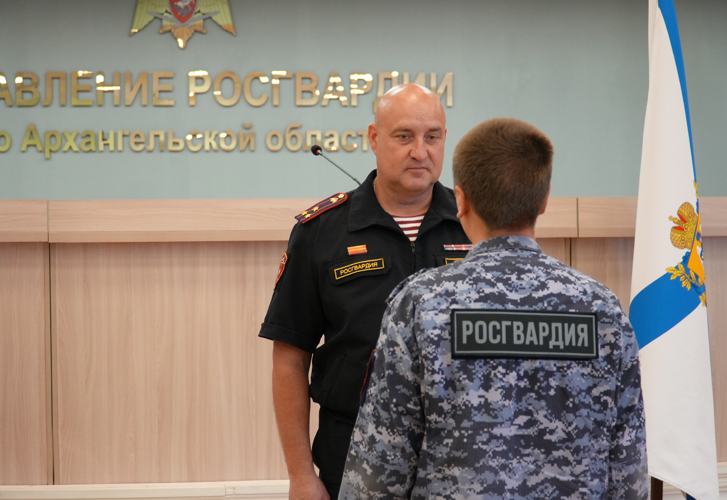 В Архангельске поздравили военнослужащих правовой и финансовой служб Росгвардии