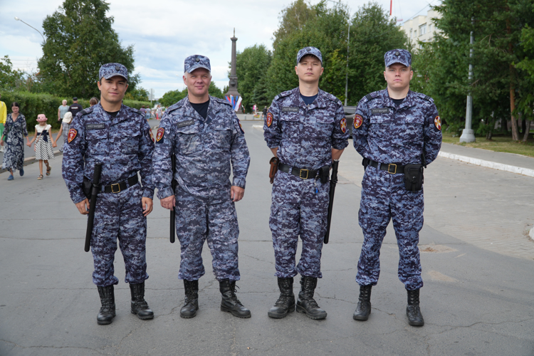 Росгвардейцы Поморья обеспечили безопасность во время празднования Дня Военно-Морского флота