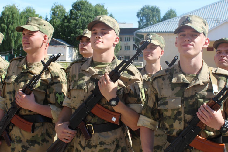Призывники из Архангельской области приняли военную присягу в Сыктывкаре