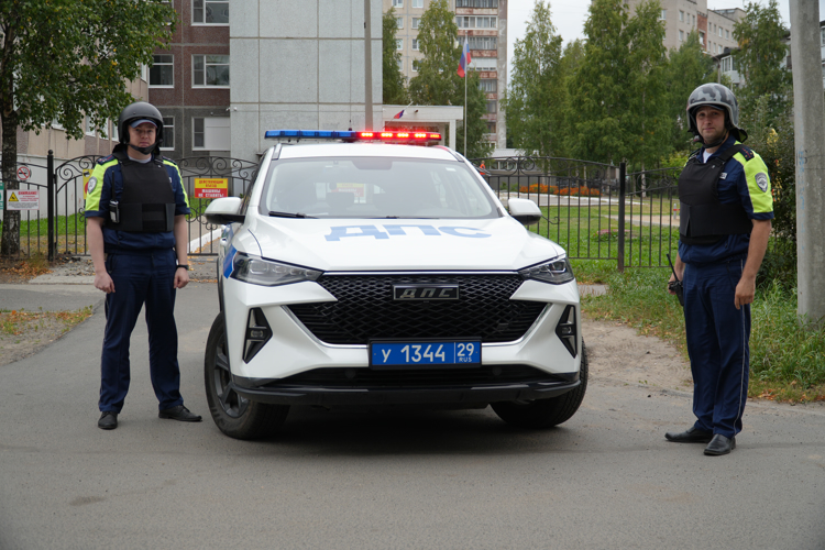 В Архангельской области сотрудники Росгвардии приняли участие в учении по повышению безопасности учреждений образования