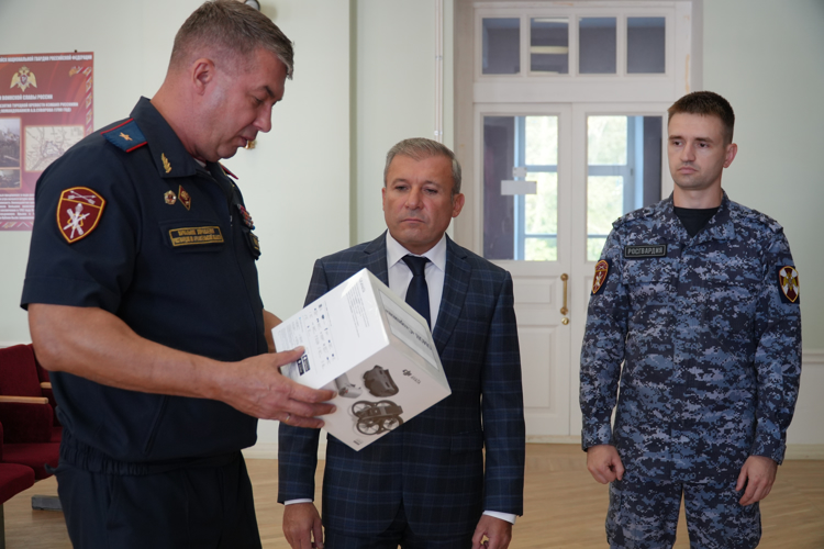 Правительство Архангельской области передало Управлению Росгвардии очередную партию спецтехники и снаряжения