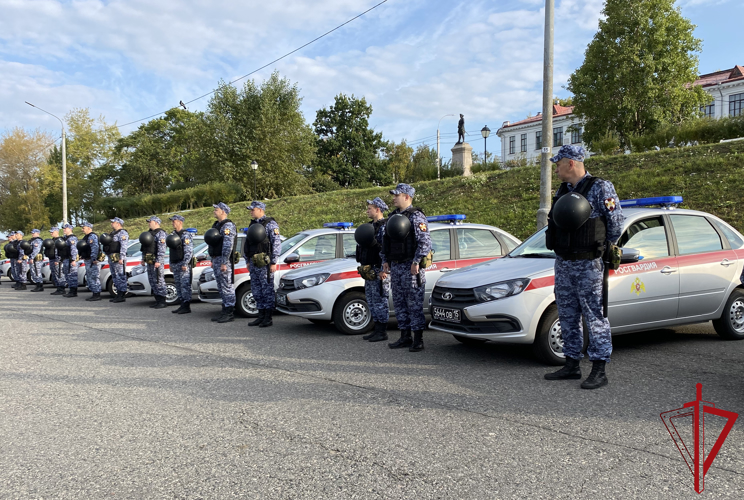 Новые автомобили пополнили автопарк вневедомственной охраны Росгвардии по Архангельской области 