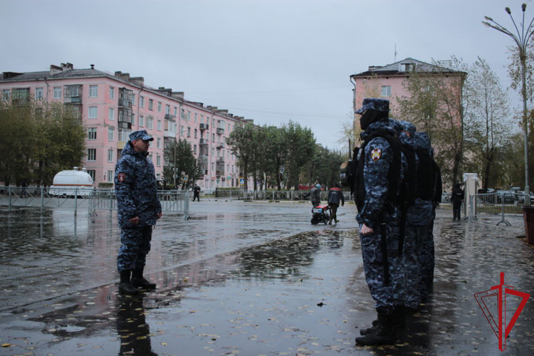 В Северодвинске росгвардейцы обеспечили охрану общественного порядка на праздновании 70-летия Центра судоремонта «Звездочка»