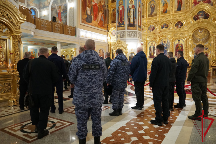 В Архангельске росгвардейцы приняли участие в Божественной литургии