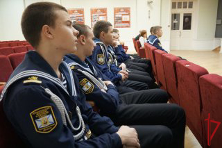 Кадеты из Архангельского морского кадетского корпуса побывали в областном Управлении Росгвардии