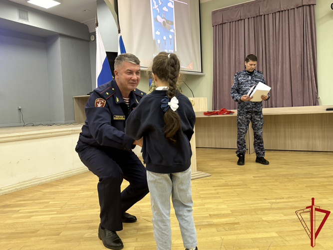 В Управлении Росгвардии по Архангельской области определили победителей конкурса детских поделок