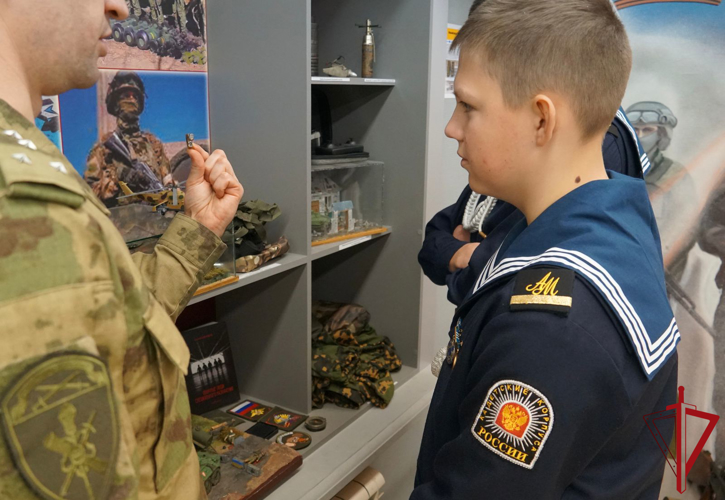 Кадеты из Архангельского морского кадетского корпуса побывали в областном Управлении Росгвардии