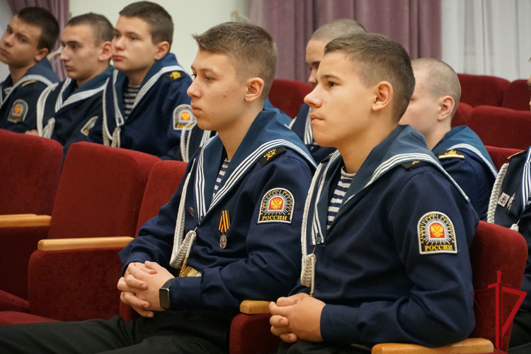 Кадеты из Архангельского морского кадетского корпуса побывали в областном Управлении Росгвардии