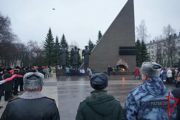 В День Неизвестного Солдата представители архангельской Росгвардии почтили память погибших воинов 