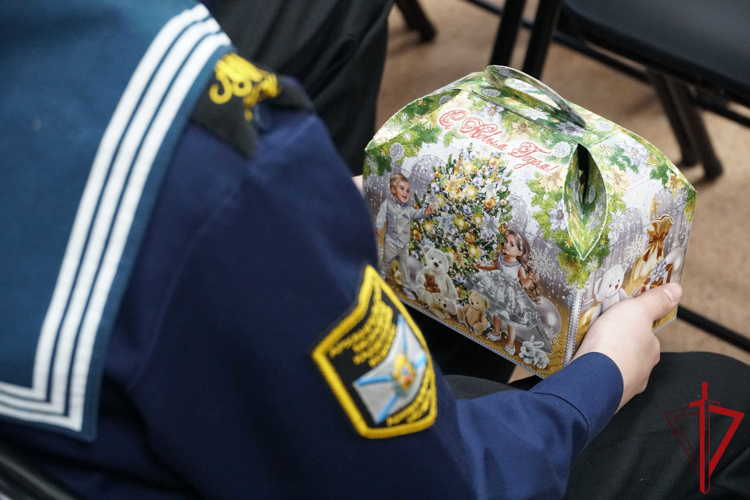Начальник Управления Росгвардии по Архангельской области поздравил с Новым Годом учащихся морского кадетского корпуса