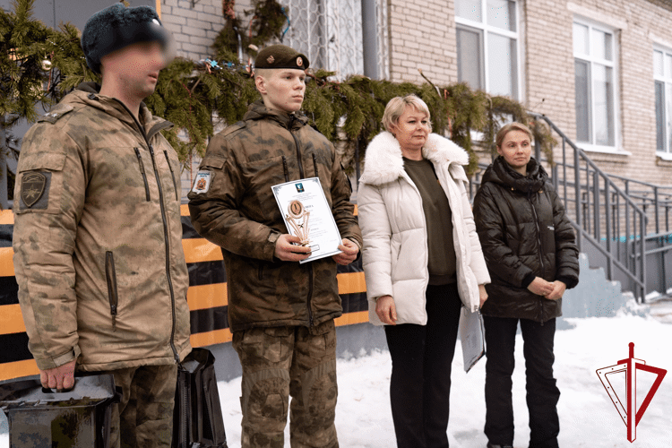 Военнослужащие Росгвардии вошли в состав судейской коллегии отборочного этапа игры для архангельских школьников