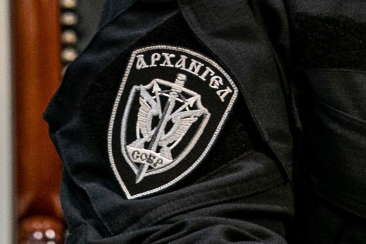 В Архангельске при поддержке СОБР Росгвардии пресечен факт мошенничества в особо крупном размере
