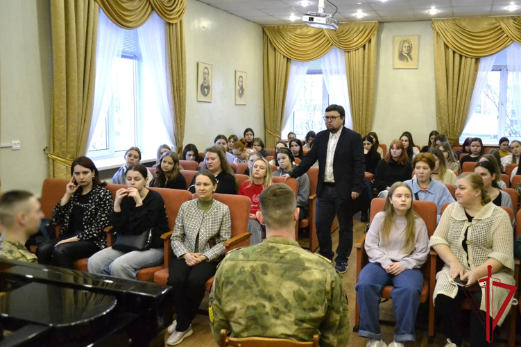 Росгвардейцы провели познавательную встречу с архангельскими студентами