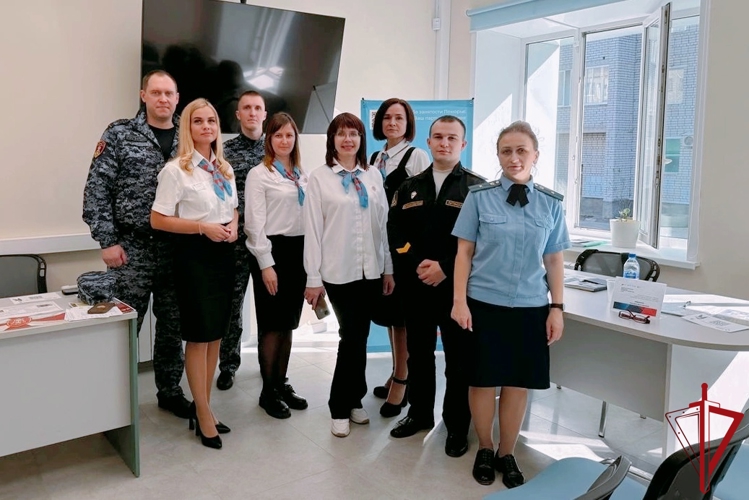 Представители Росгвардии приняли участие во Всероссийской ярмарке трудоустройства