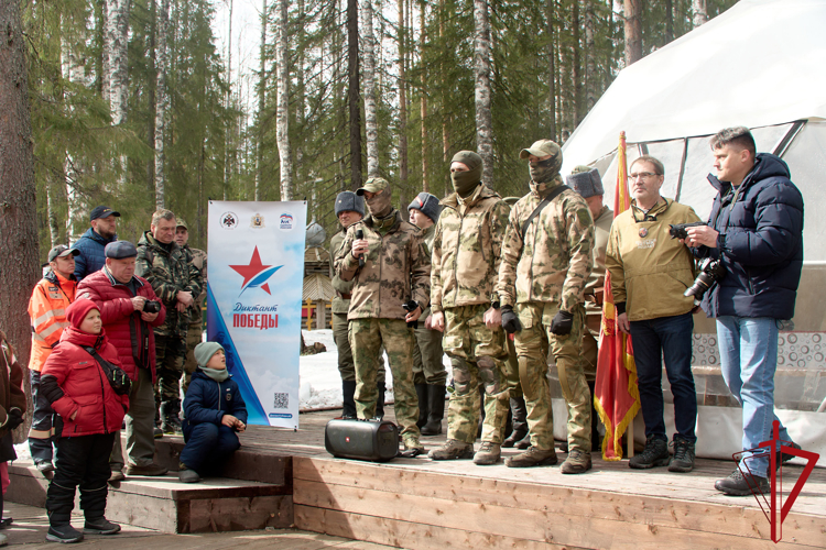 Спецназовцы Росгвардии написали «Диктант Победы» в уникальном историческом месте в Архангельской области