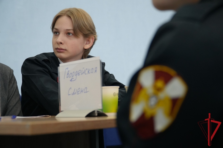 Росгвардия Поморья провела семейный квиз, посвященный 80-летию Великой Победы