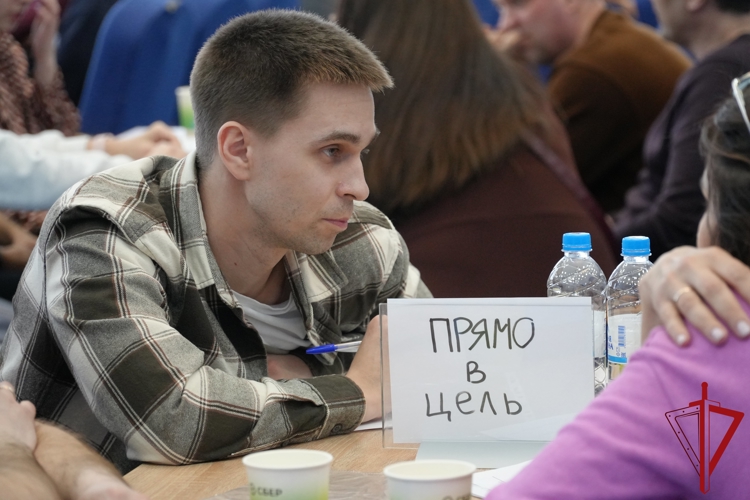 Росгвардия Поморья провела семейный квиз, посвященный 80-летию Великой Победы