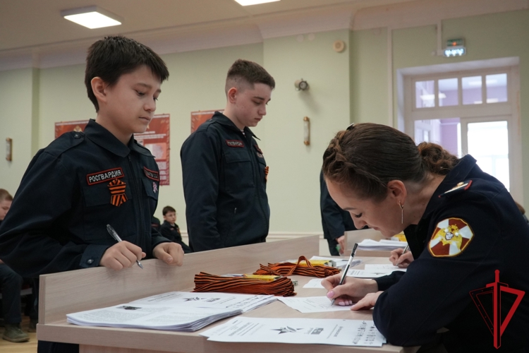 Росгвардейцы Поморья вместе с кадетами подшефных классов приняли участие в историко-патриотической акции