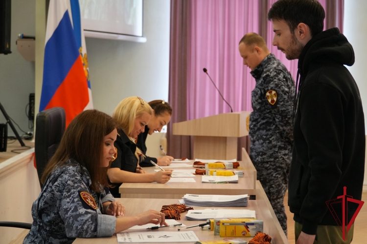 Росгвардейцы Поморья вместе с кадетами подшефных классов приняли участие в историко-патриотической акции