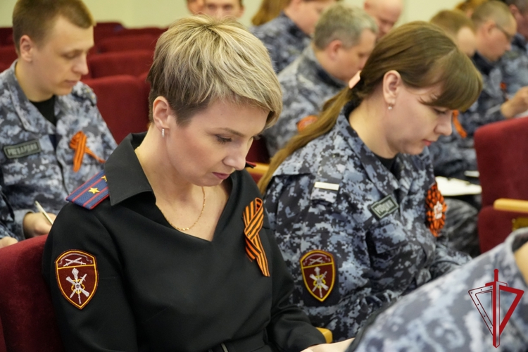 Росгвардейцы Поморья вместе с кадетами подшефных классов приняли участие в историко-патриотической акции