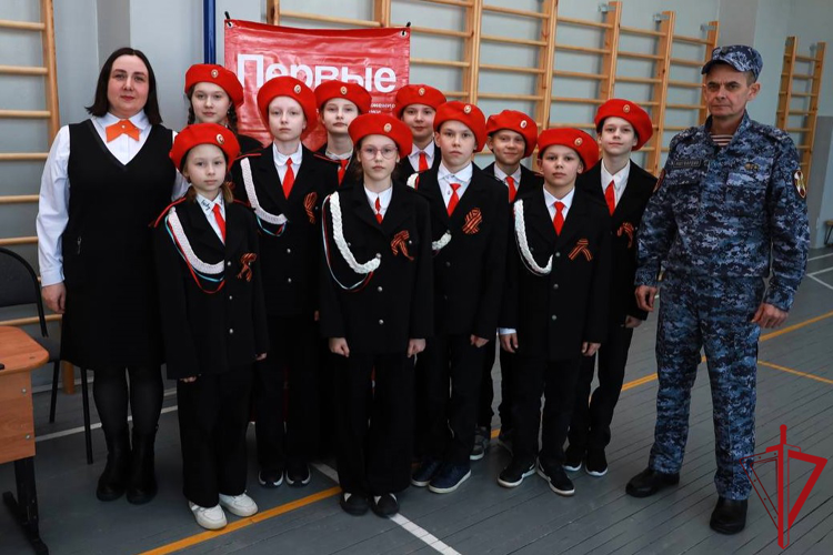 В Коряжме сотрудники Росгвардии вошли в состав жюри военно-патриотической игры