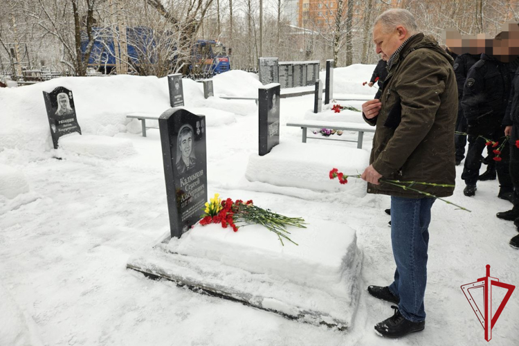 В Архангельском ОМОН Росгвардии почтили память Сергея Калмыкова