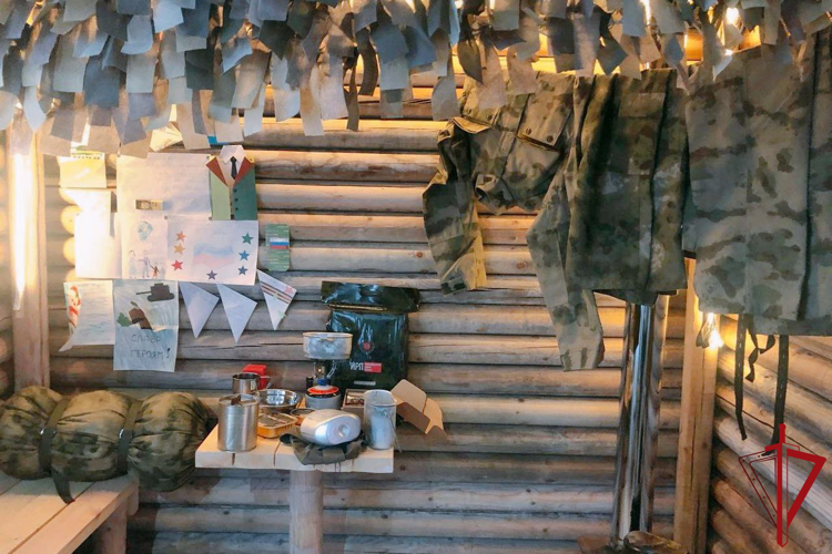 Военнослужащий Росгвардии провёл экскурсию для архангельских студентов
