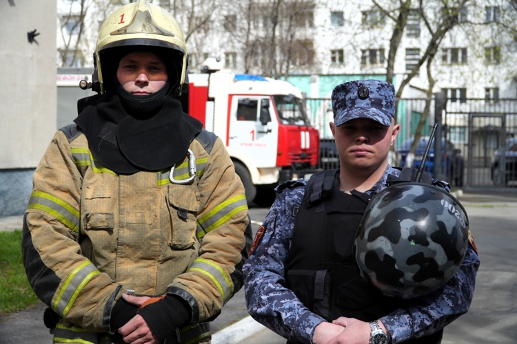 В Архангельске прошло совместное пожарно-тактическое учение Росгвардии и МЧС России