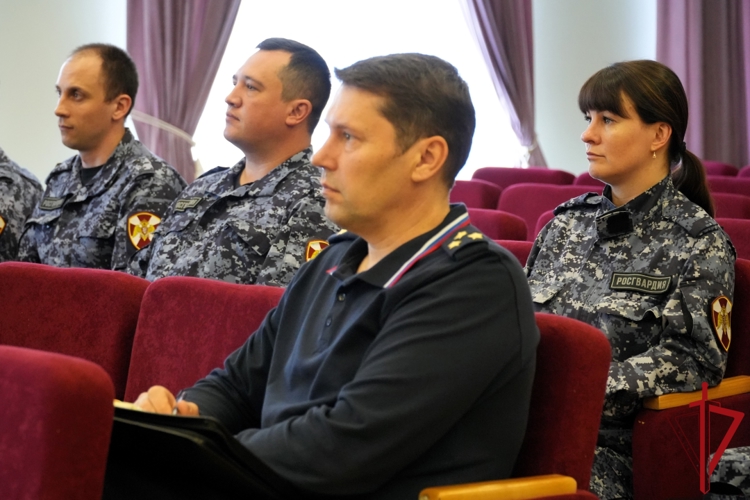 Занятие с руководителями групп военно-политической подготовки состоялось в Управлении Росгвардии по Архангельской области