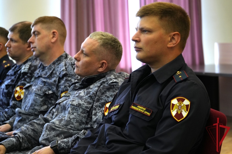 В Управлении Росгвардии по Архангельской области прошла лекция о глобальном контексте украинского кризиса