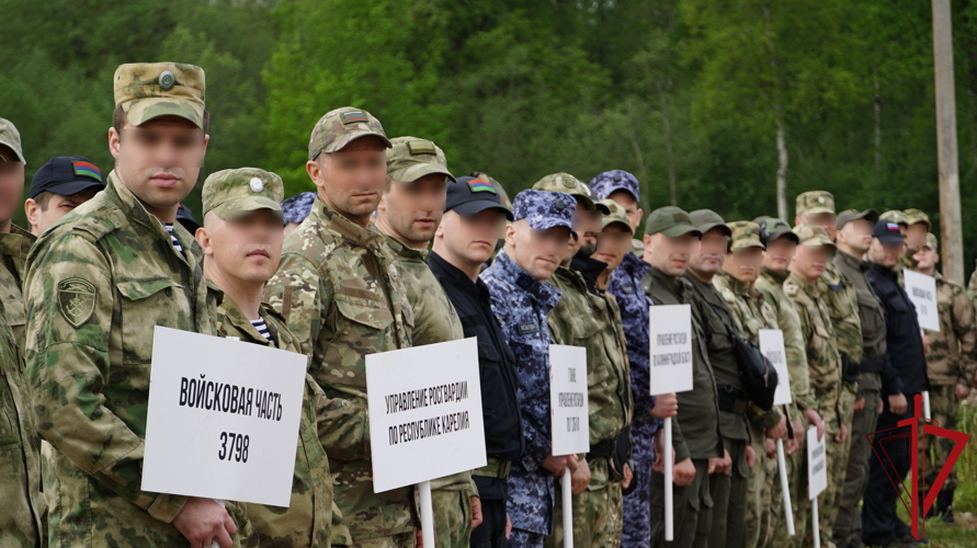 Архангельские росгвардейцы успешно выступили на чемпионате округа по стрельбе