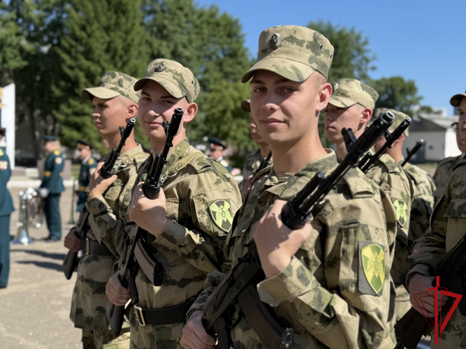 В Сыктывкаре призывники из Архангельской области приняли присягу в воинской части Росгвардии