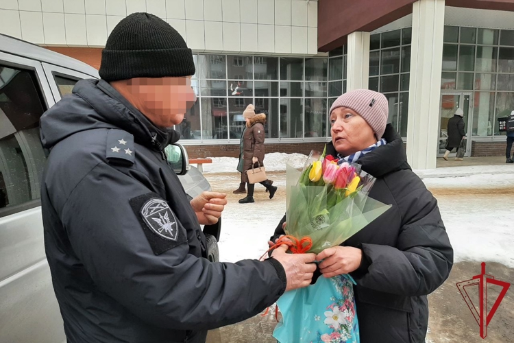 Архангельские омоновцы навестили вдов и матерей погибших товарищей