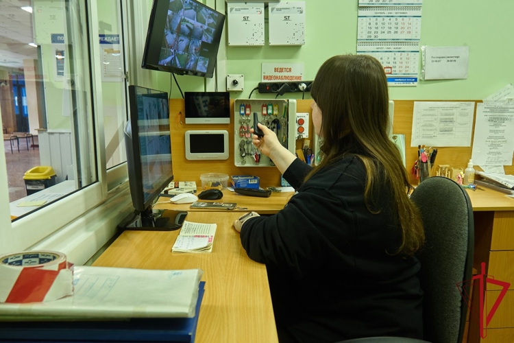 В Архангельске сотрудники Росгвардии приняли участие в антитеррористическом учении в школе