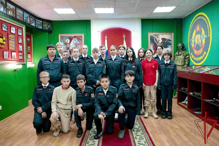 Юные архангелогородцы побывали на экскурсии в отряде Росгвардии