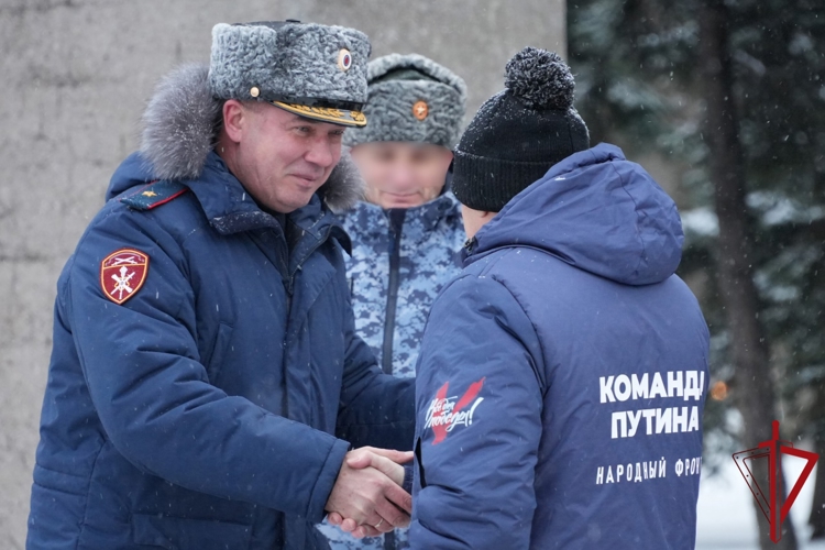 Офицеры Росгвардии приняли участие в памятном мероприятии, посвященном Дню Героев Отечества