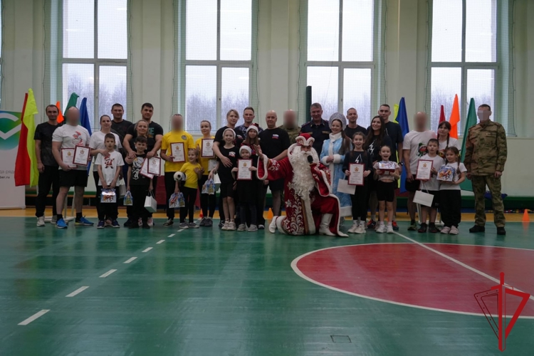 В Архангельске состоялась семейная игра «Мама, папа, я – росгвардейская семья»