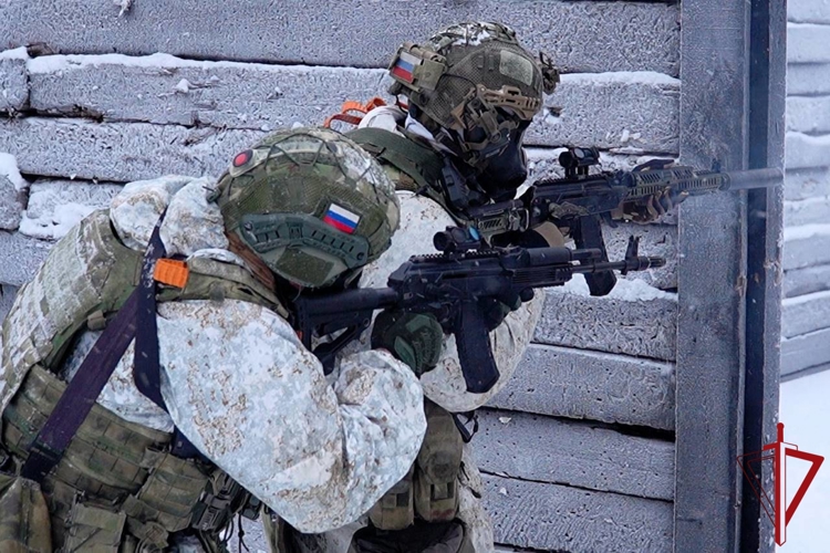 Архангельский спецназ Росгвардии провел тактико-специальное занятие с проверкой на психологическую устойчивость
