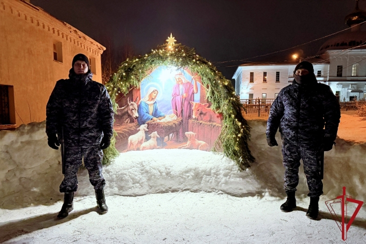 Росгвардейцы приняли участие в обеспечении безопасного празднования в Архангельской области Рождества Христова