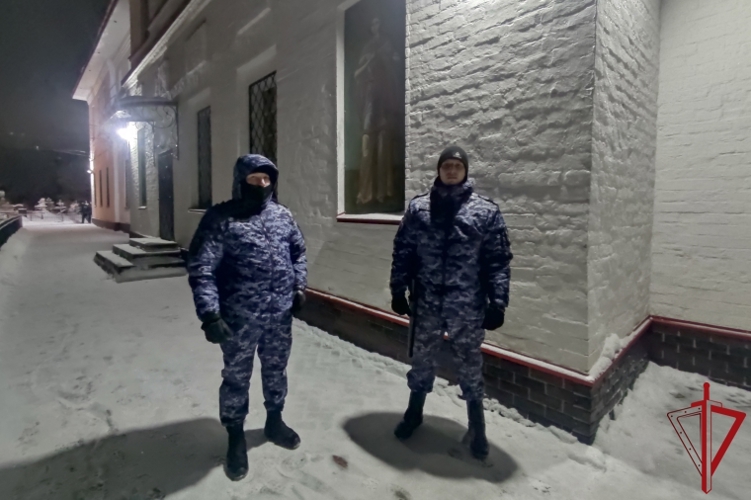 Росгвардейцы приняли участие в обеспечении безопасного празднования в Архангельской области Рождества Христова