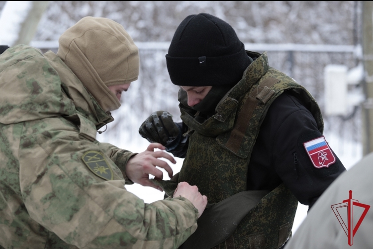 Представители Росгвардии помогли в проведении военизированной эстафеты для школьников Поморья