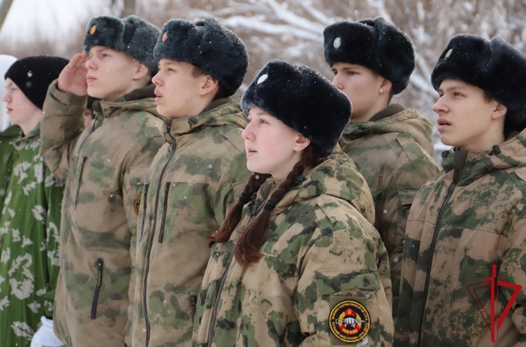 Представители Росгвардии помогли в проведении военизированной эстафеты для школьников Поморья