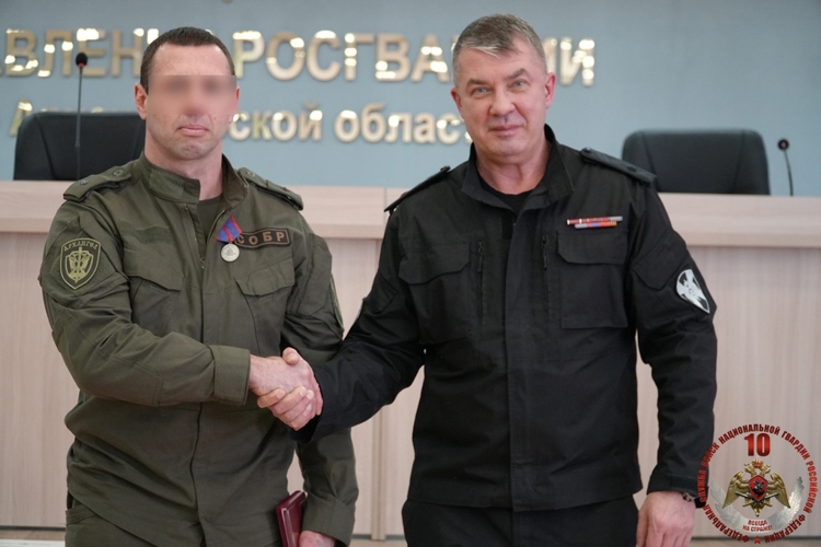 В Архангельске офицерам Росгвардии вручены государственные награды и погоны в связи с присвоением новых званий