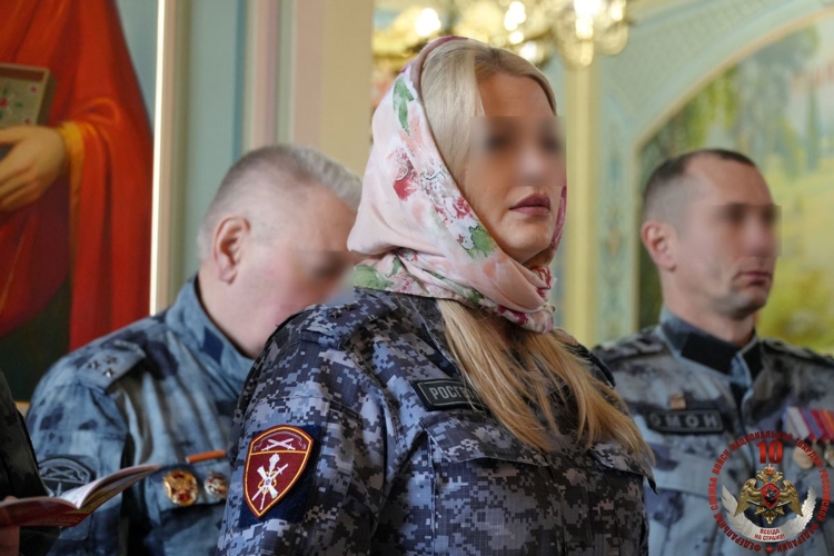В Архангельске сотрудники Росгвардии приняли участие в молебне в храме иконы Божией Матери