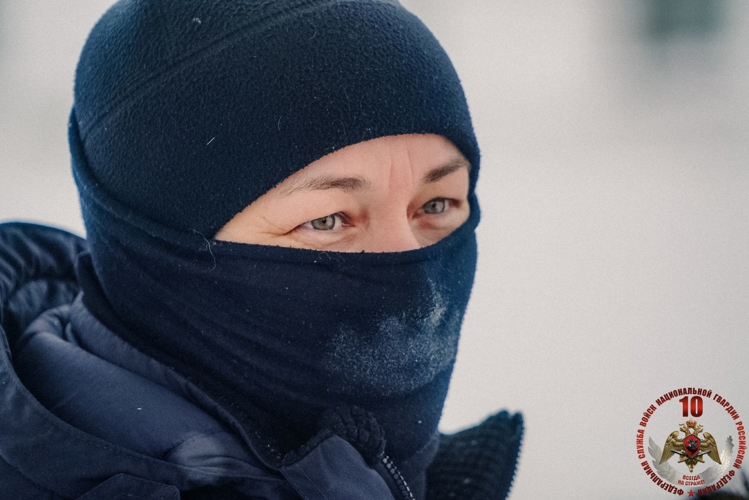 «Меня мама искала там, где лают собаки»: кинолог архангельского ОМОН Росгвардии рассказала о себе и своей профессии