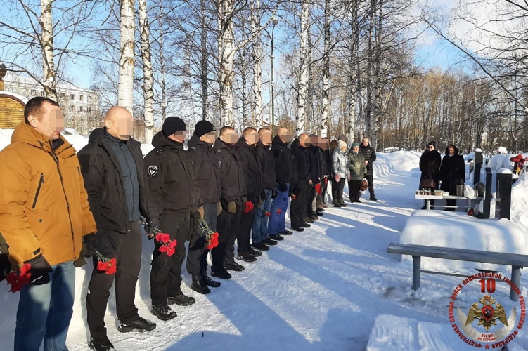 В Архангельске почтили память сотрудника ОМОН