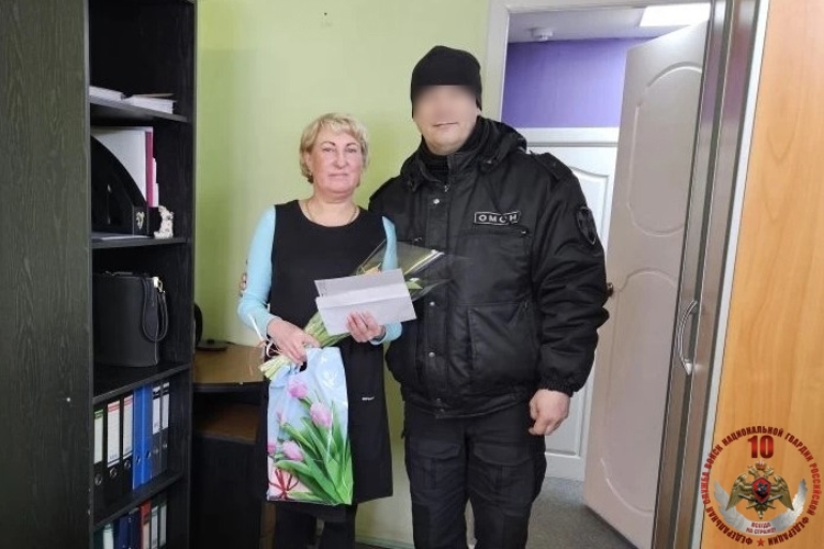 Архангельские омоновцы поздравили вдов и матерей погибших товарищей с 8 Марта