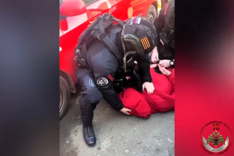 Архангельский ОМОН «Скорпион» Росгвардии задержал жителя Ярославля, подозреваемого в сбыте сильнодействующих веществ